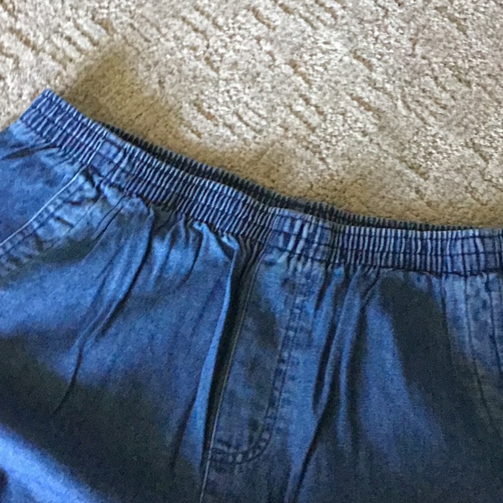 Basic Editions size Lg denim shorts - Picture 4 of 7